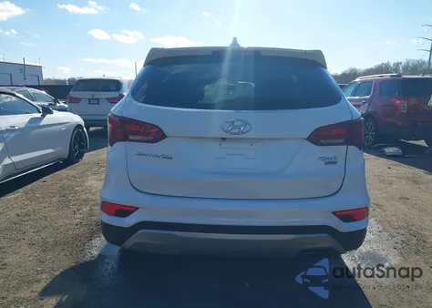 2017 Hyundai Santa Fe Sport 2.4L z USA, uszkodzony, nr VIN 5NMZUDLB5HH026590
